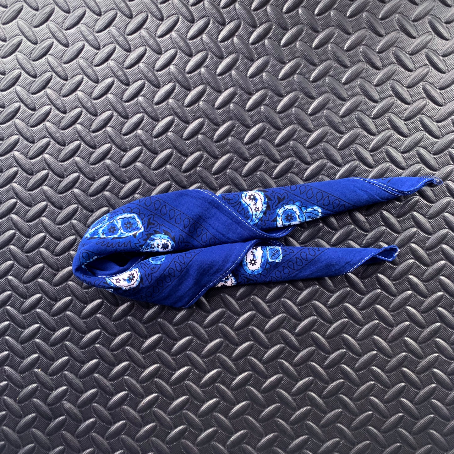 Shibori Dyed Bandana (Navy Blue)