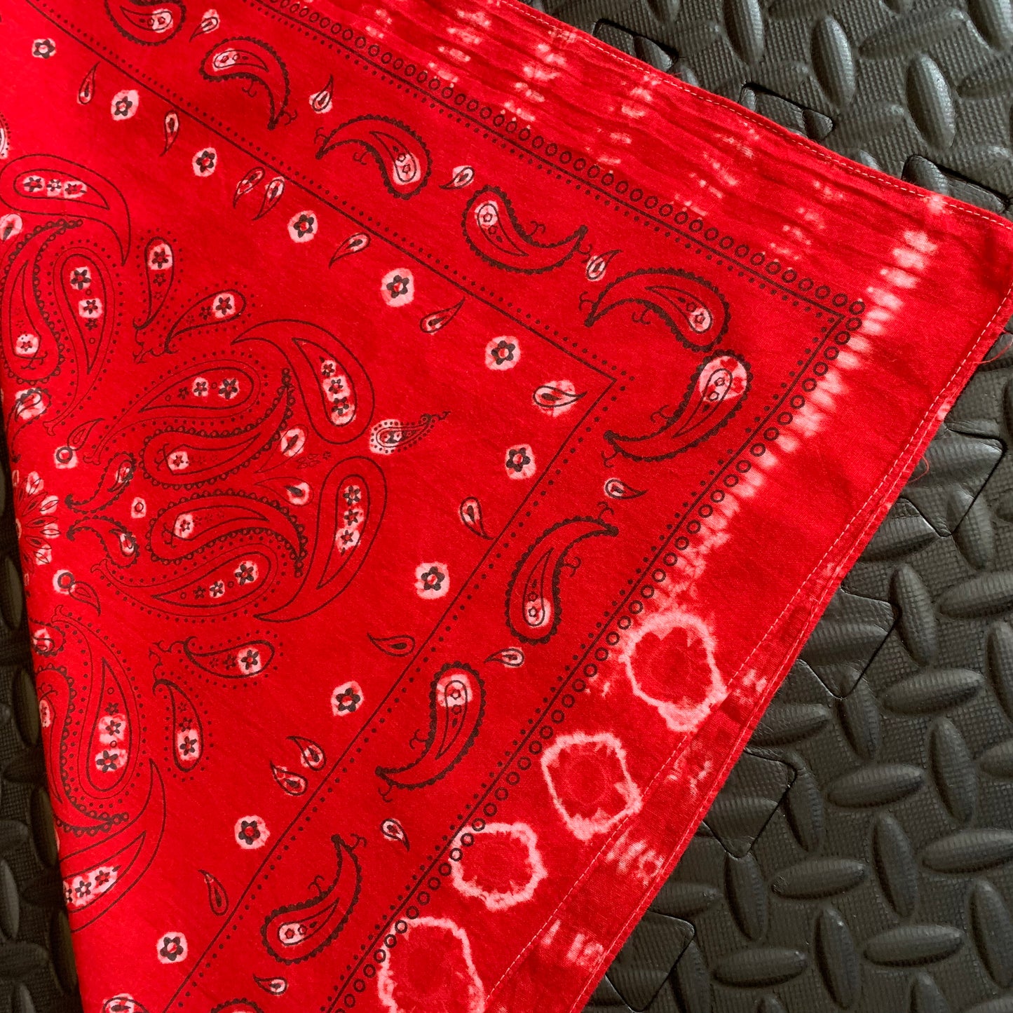 Shibori Dyed Bandana (Red)