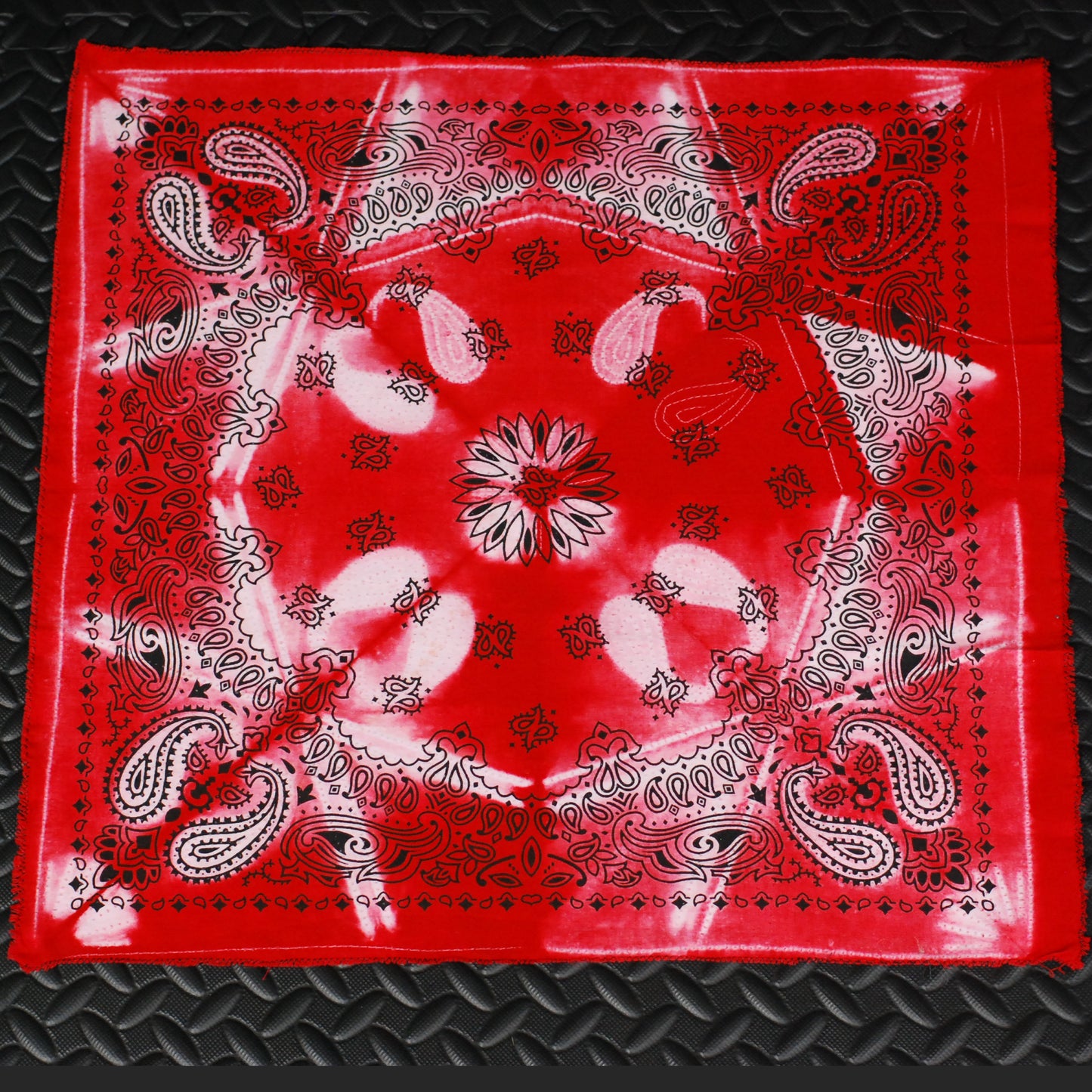 Hand Dyed Bandana, Heavy weight (Red Paisley)