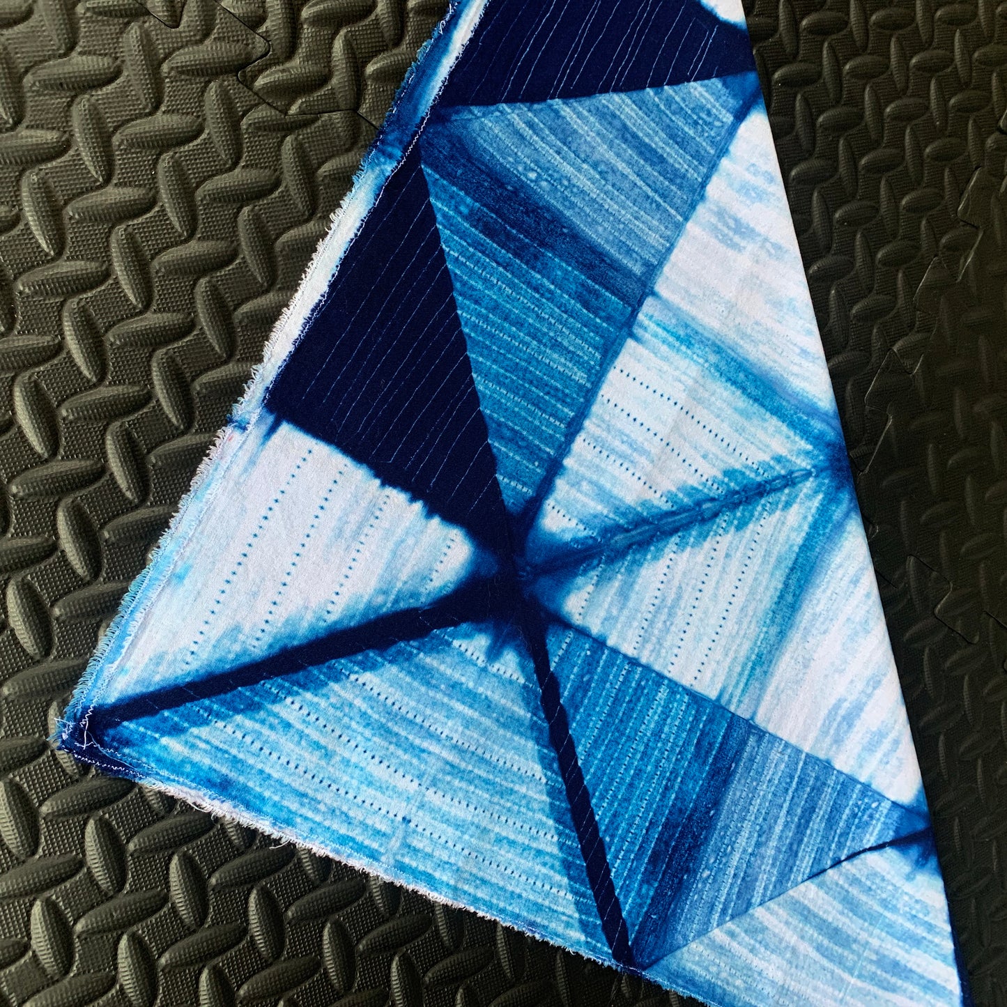 Hand Dyed Bandana, Heavy weight (Shibori- Blue)