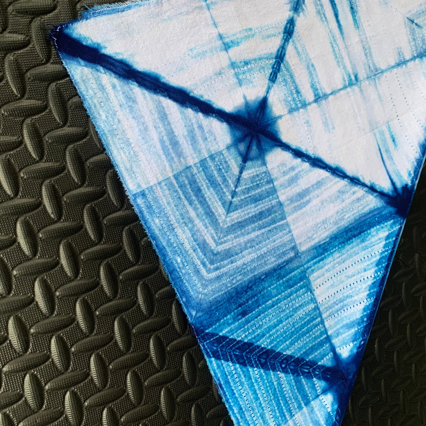 Hand Dyed Bandana, Heavy weight (Shibori- Blue)